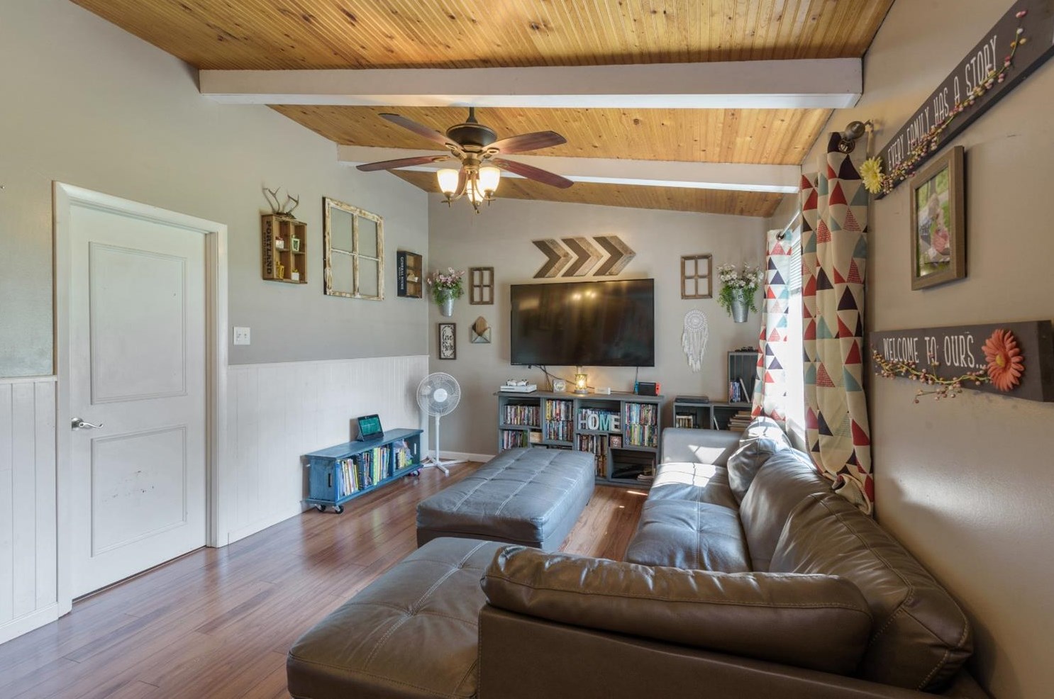 502 Avalon Dr, Dyer, IN 46311