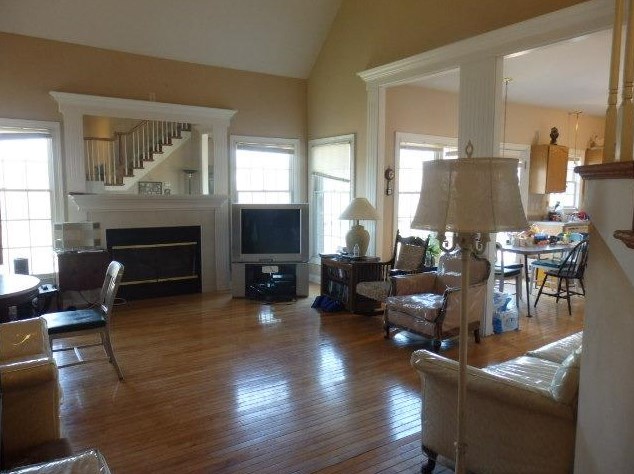 844 Mirmar Dr, Valpo, IN 46385