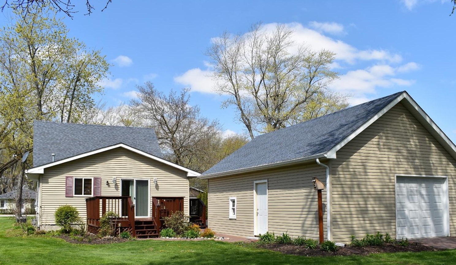 3249 N Lake Park Ave, Hobart, IN 46342