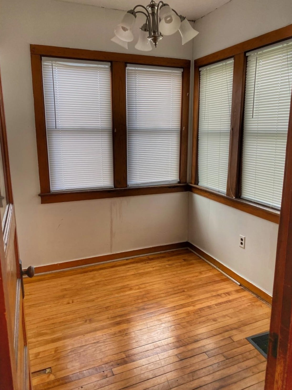4908 Walnut Ave, Hammond, IN 46327