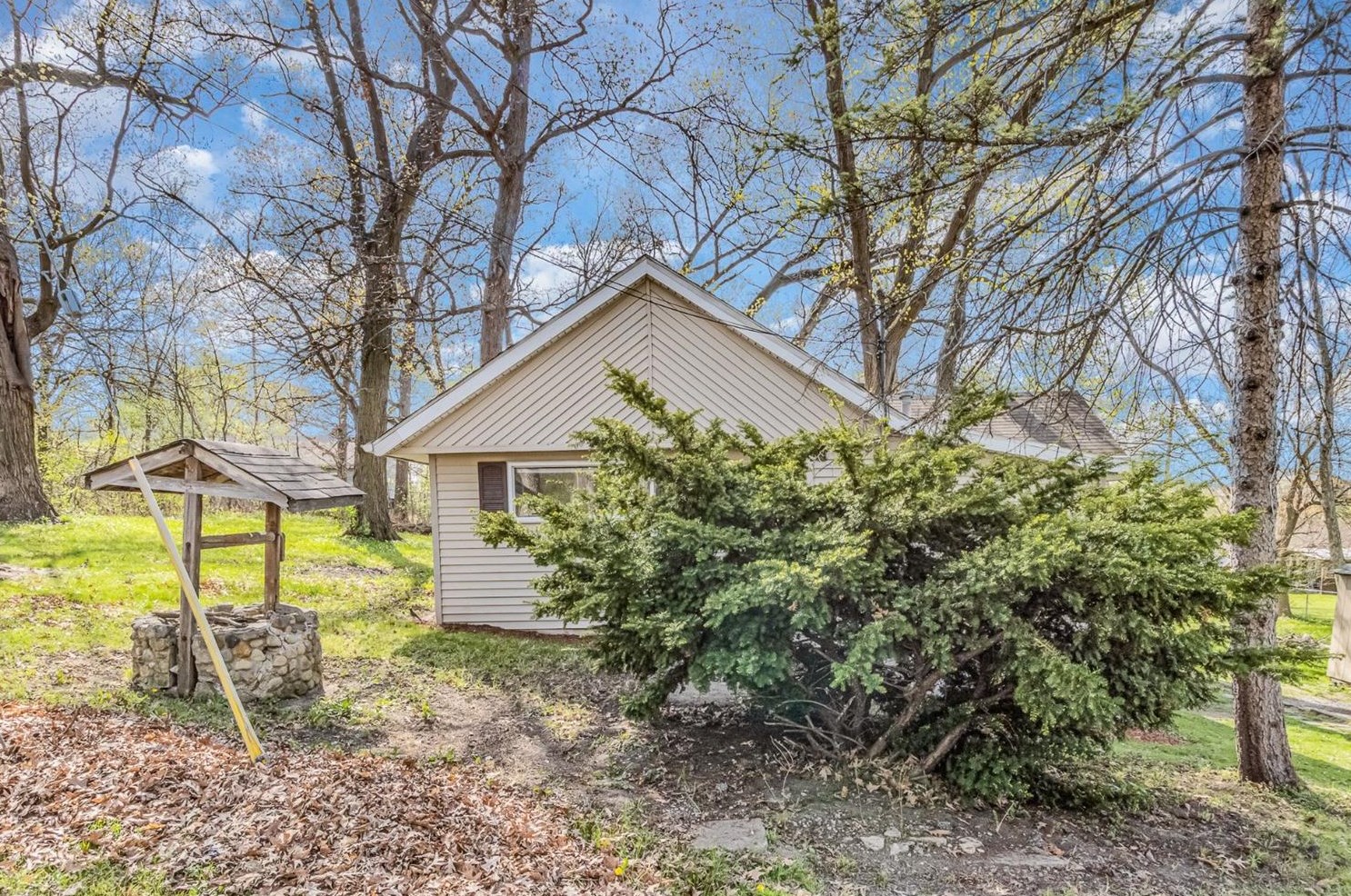 13316 Bell St, Cedar Lake, IN 46303