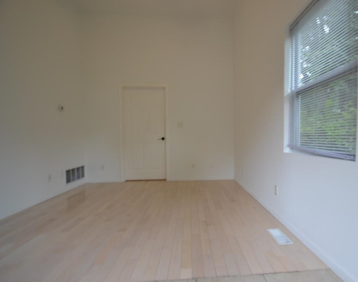 357 Greenwich St, Valpo, IN 46383
