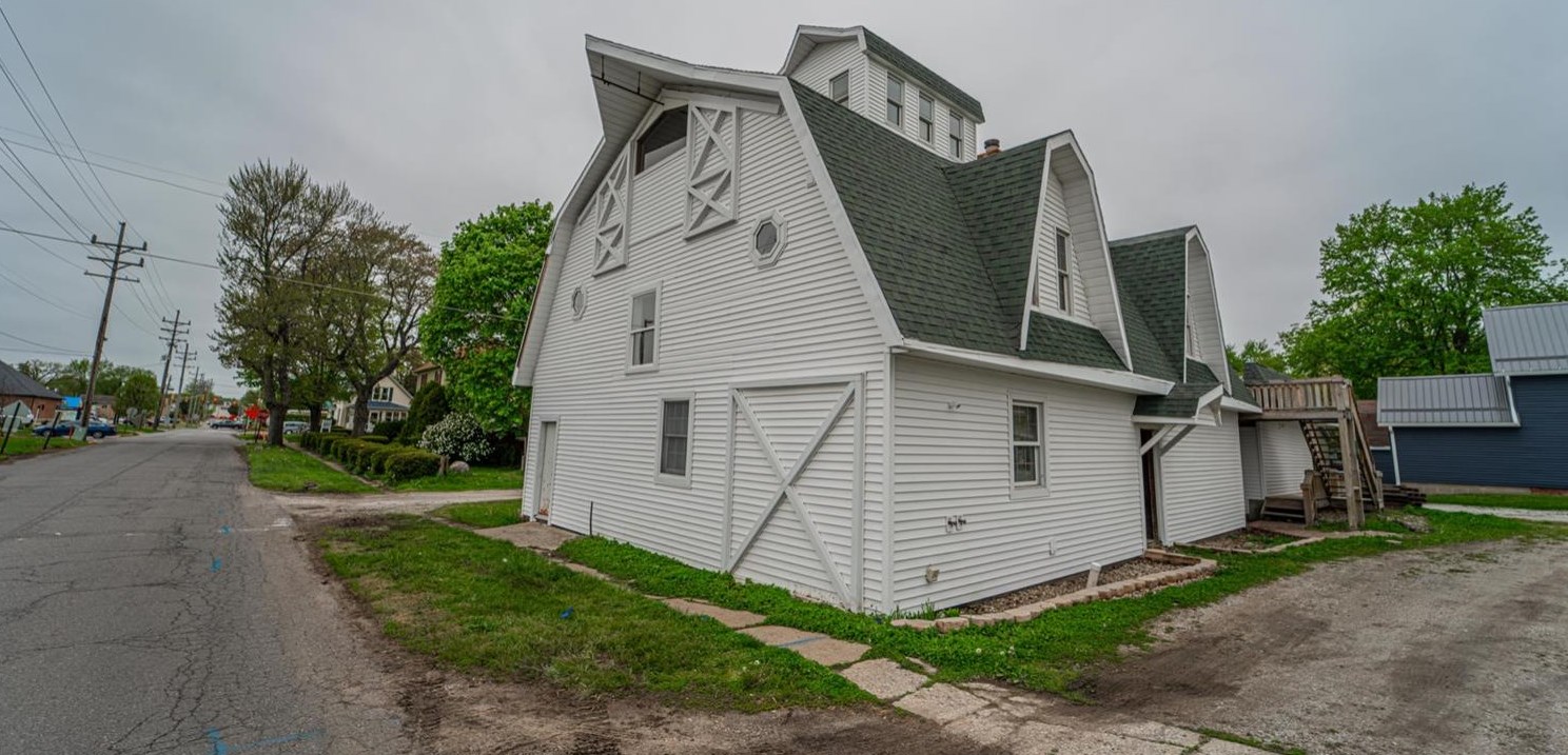 512 H St, La Porte, IN 46350