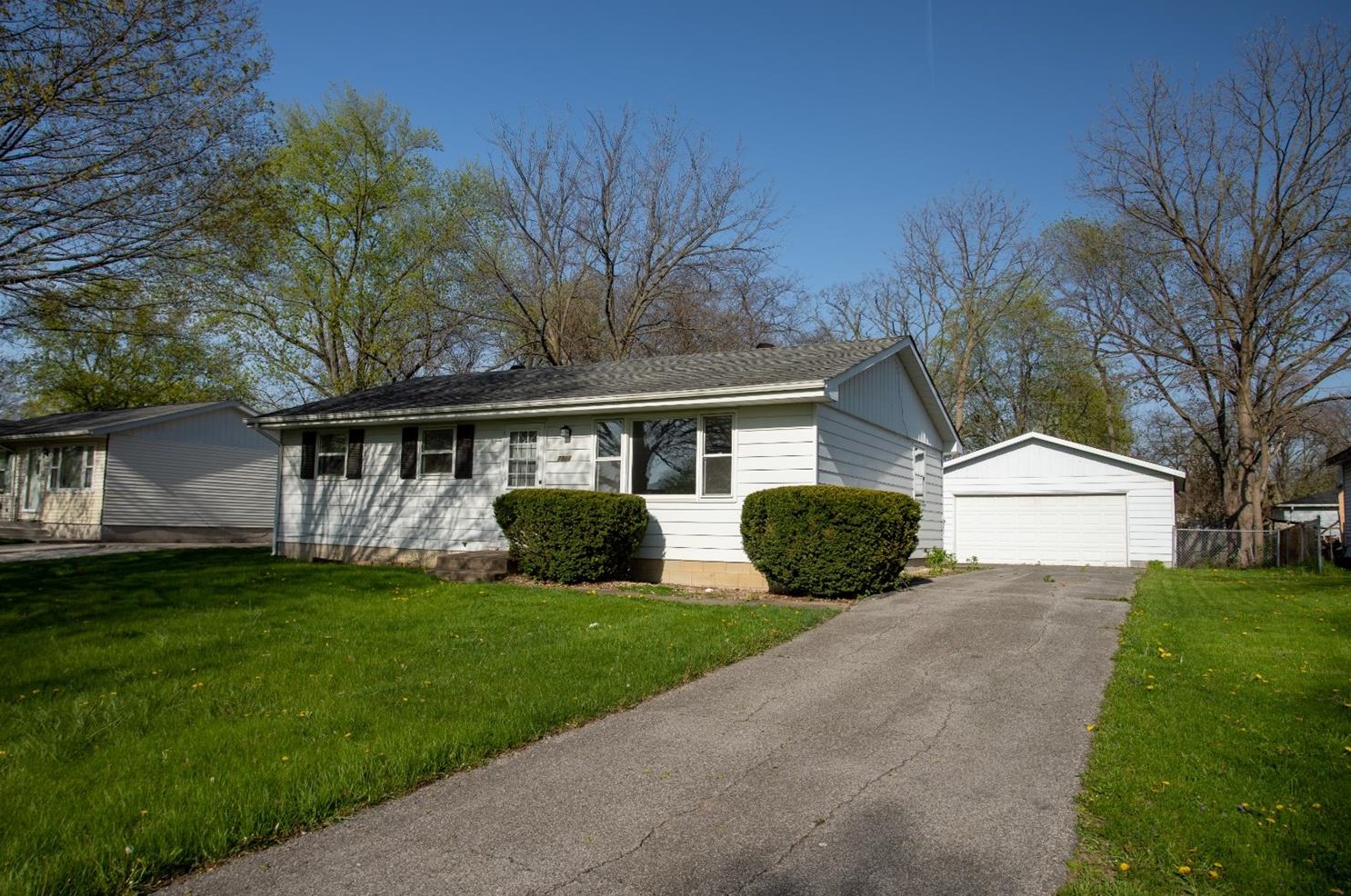 7711 Chase St, Gary, IN 46410-4422