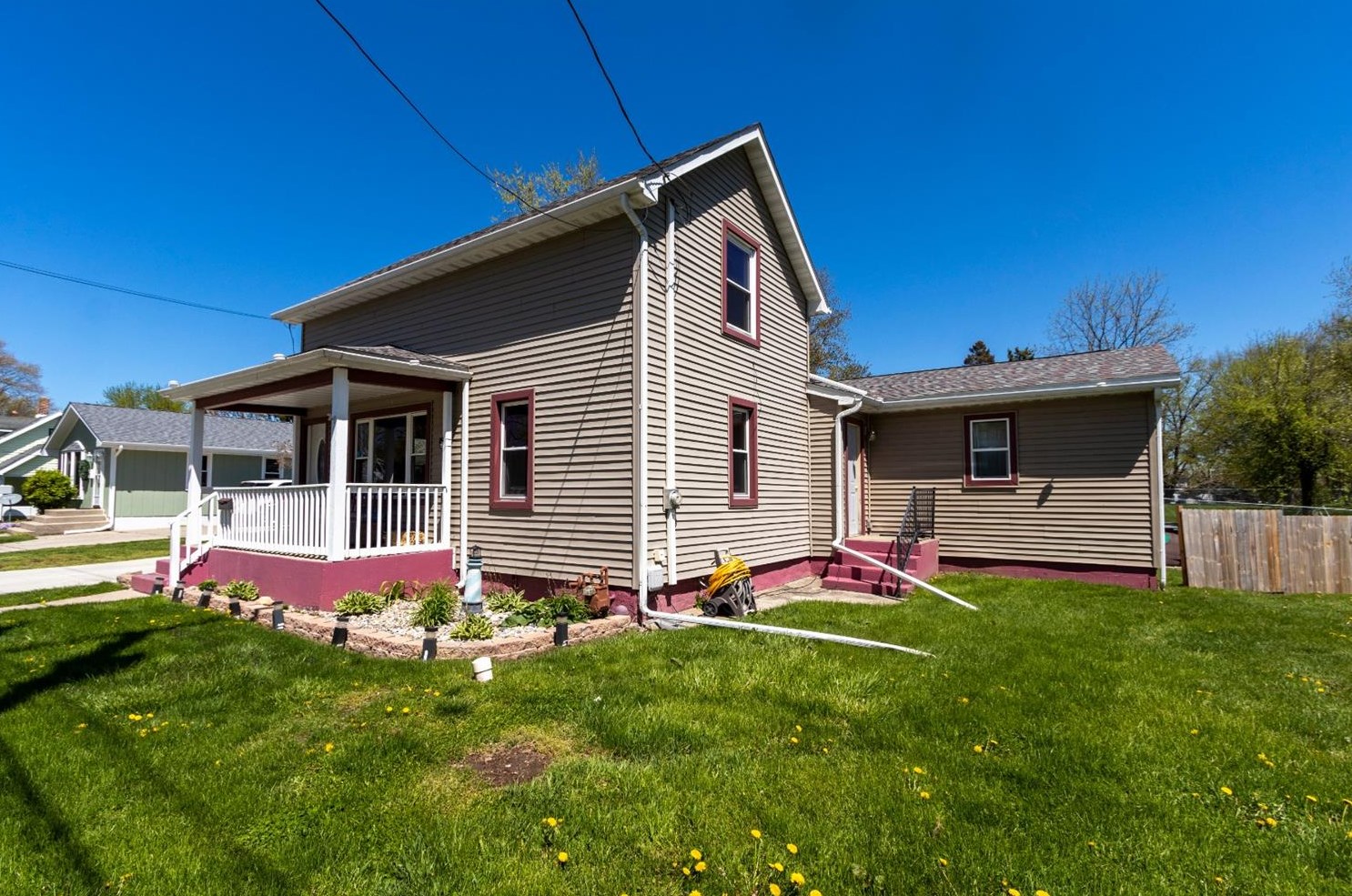 403 Colfax Ave, La Porte, IN 46350-4623