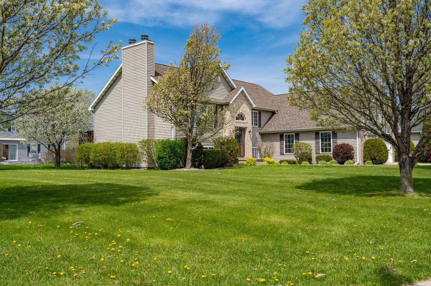 2844 Goldfinch St, Portage, IN 46368-2681