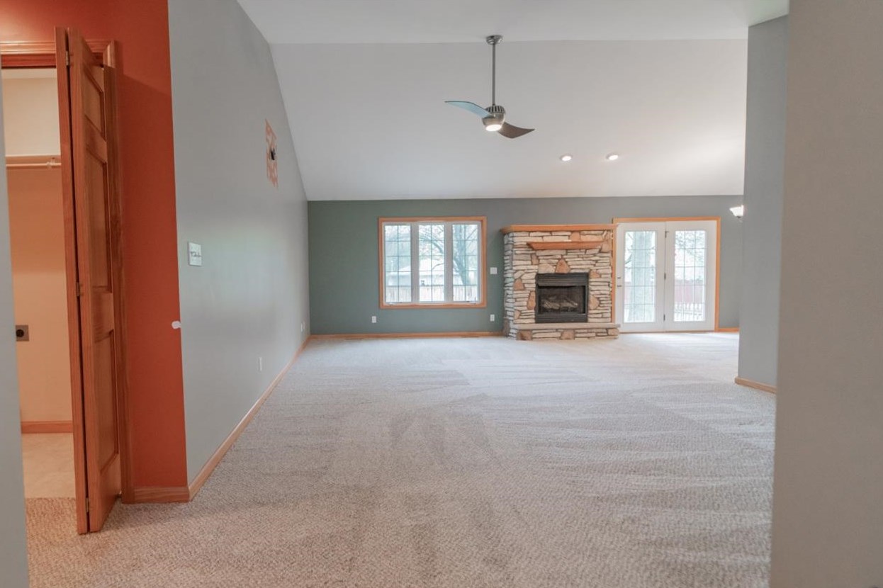 1282 Port Cove Dr, Porter IN  46304-9583 exterior