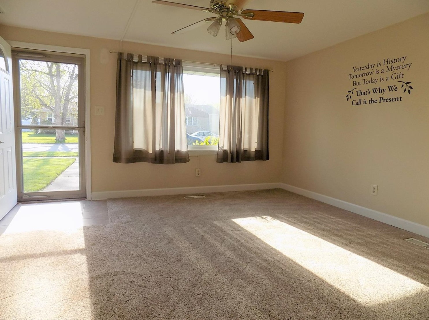 735 N Rensselaer St, Griffith, IN 46319