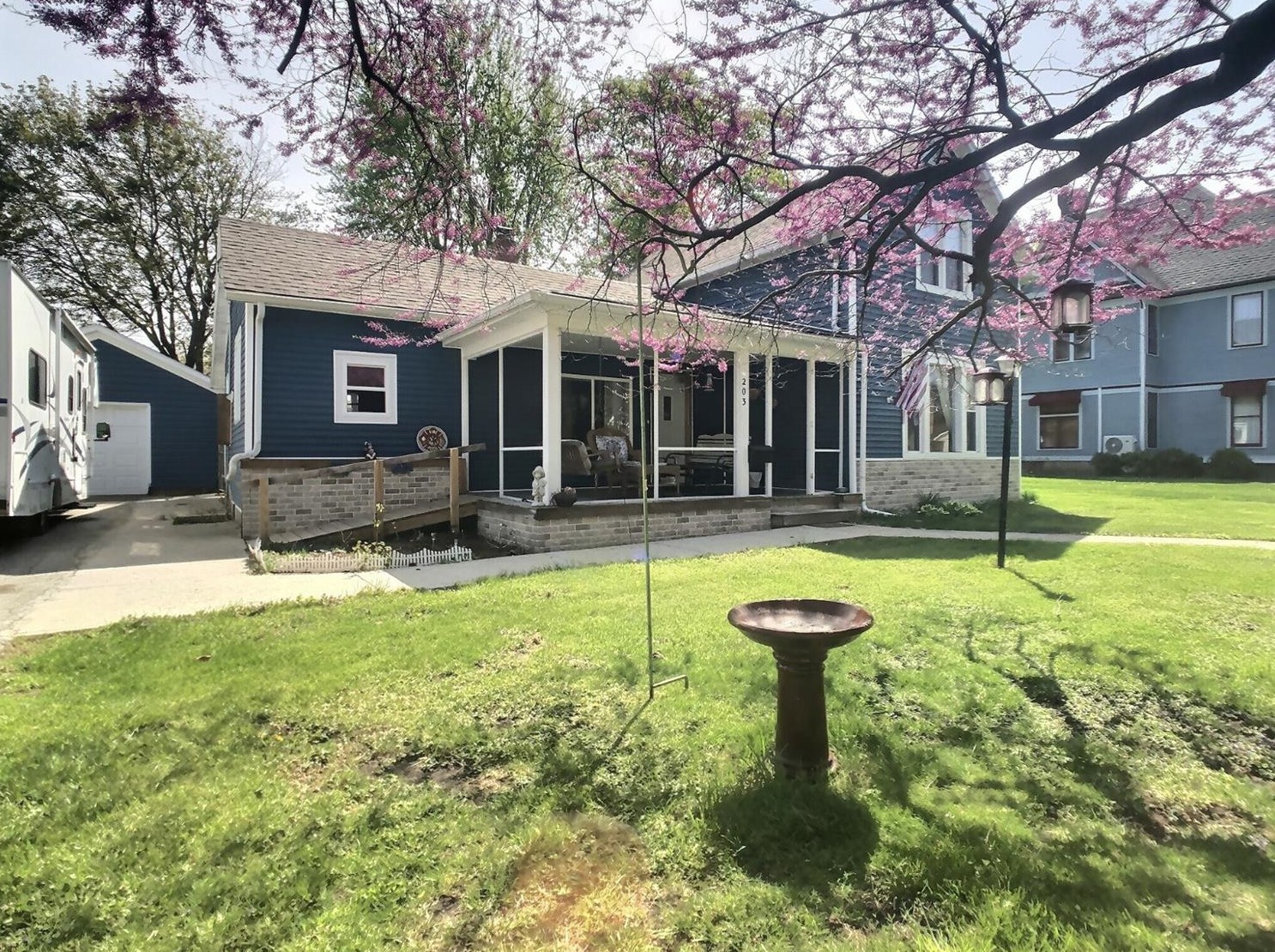 203 Carroll St, Kentland, IN 47951-1124