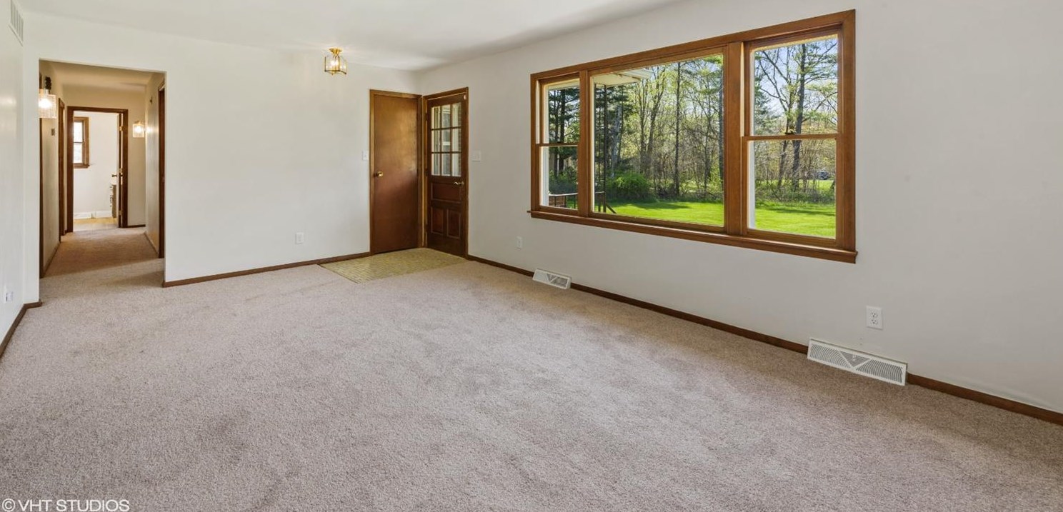 326 Mander Rd, Valpo, IN 46383