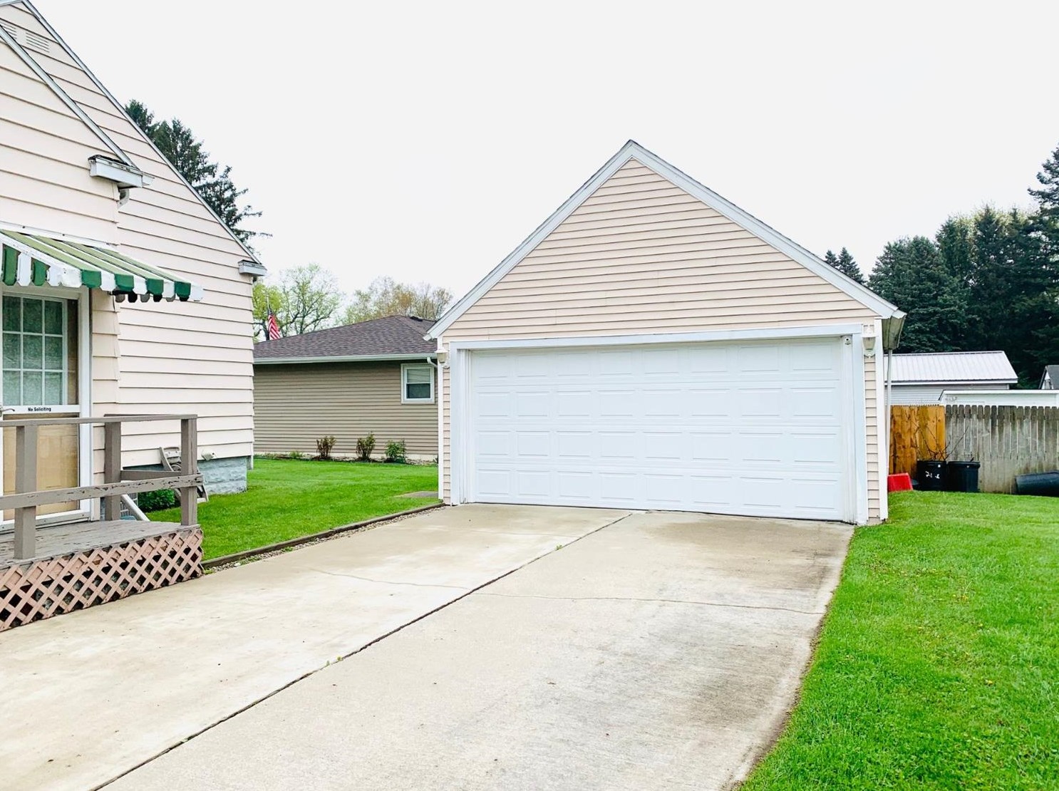 1542 1st St, La Porte, IN 46350-4641