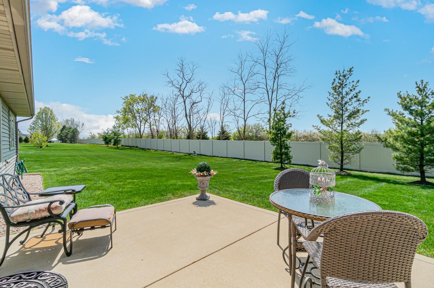 9772 Hart St, Dyer, IN 46373