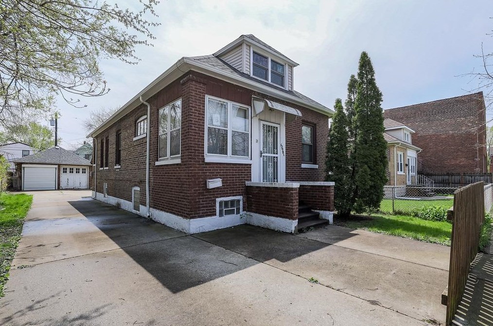 527 Penrhyn Pl, East Chicago, IN 46312-2545