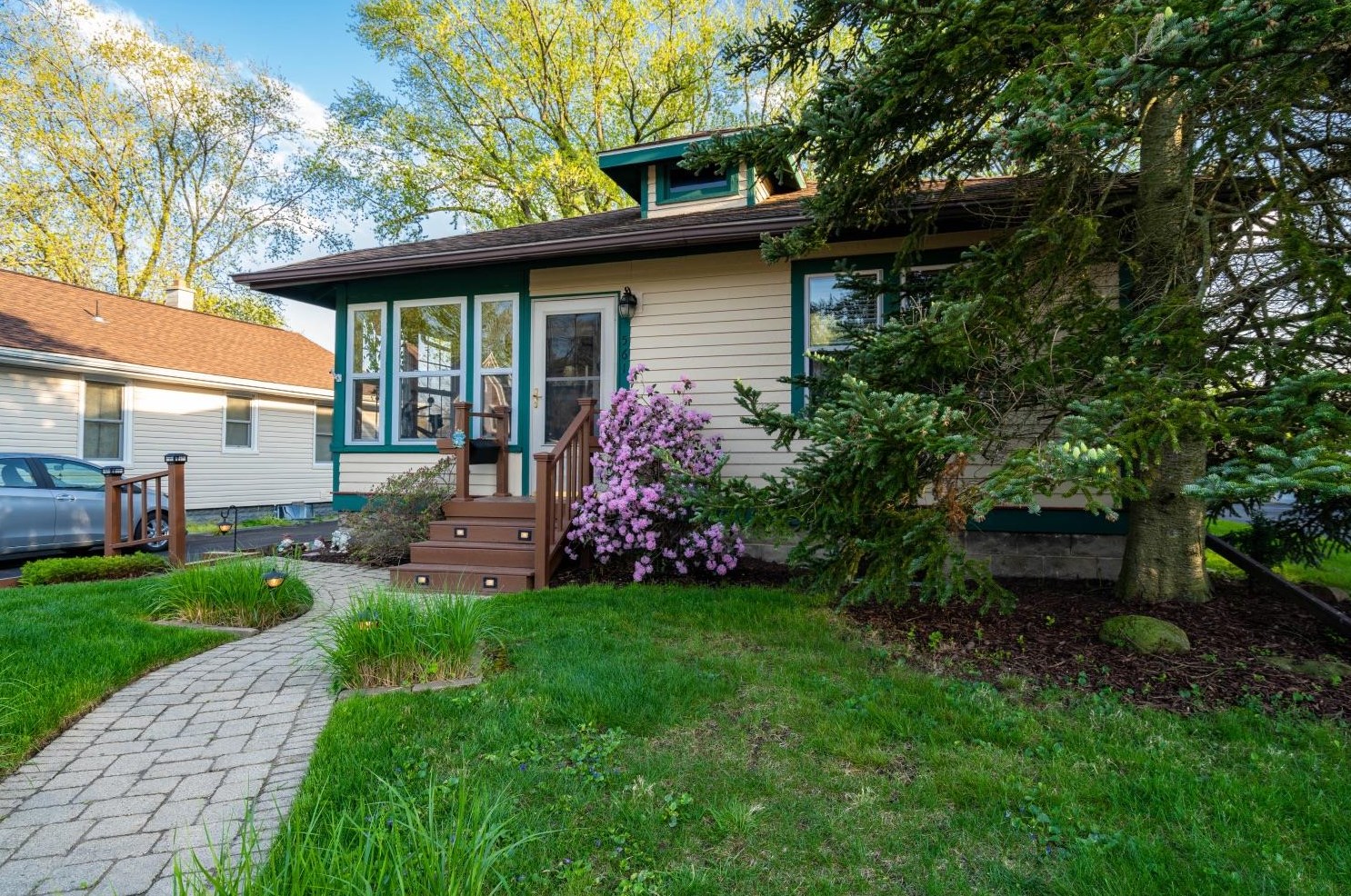 561 Bond Ave, Valpo, IN 46385