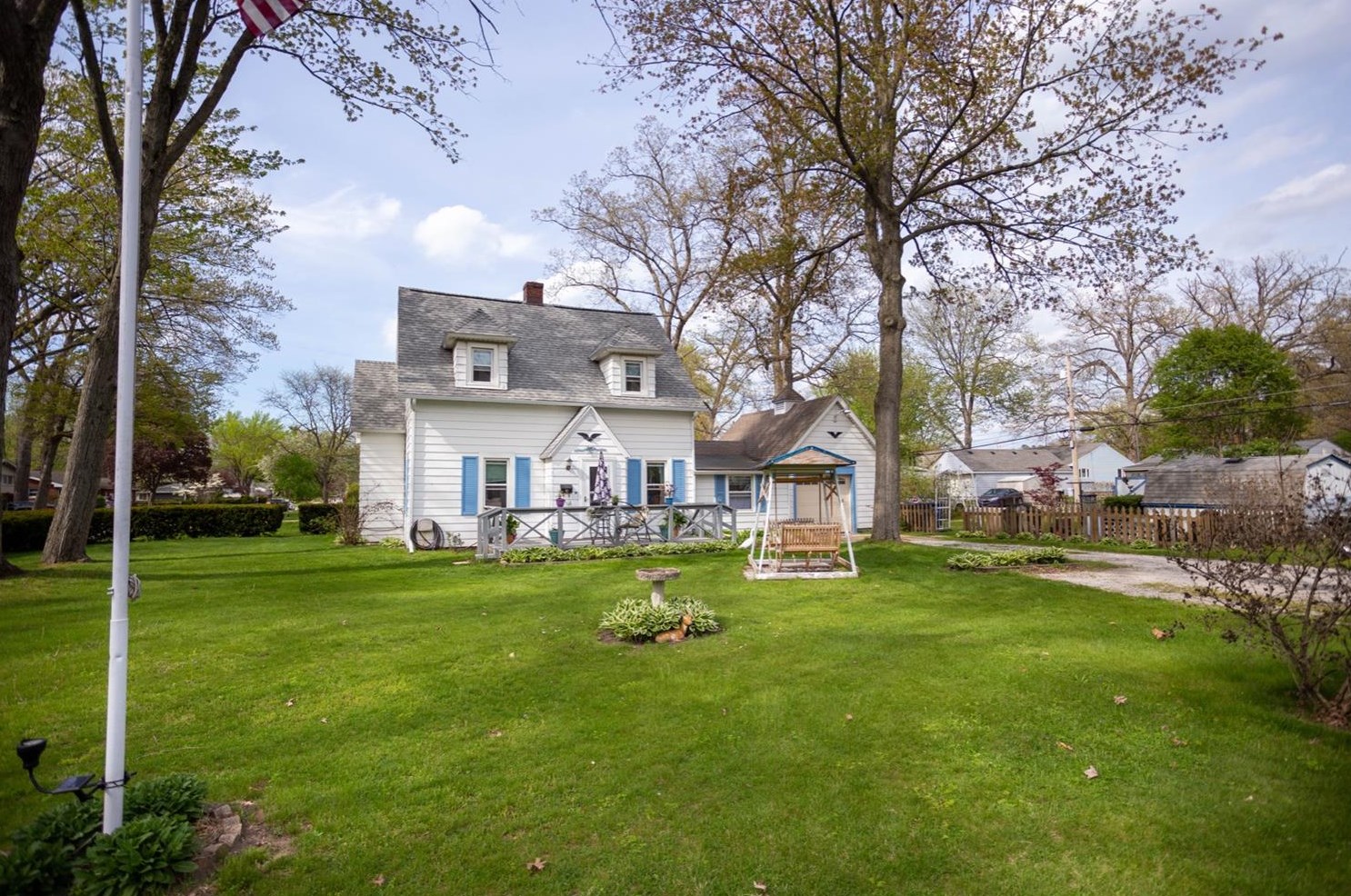 630 Dewey St, Michigan City, IN 46360-5541