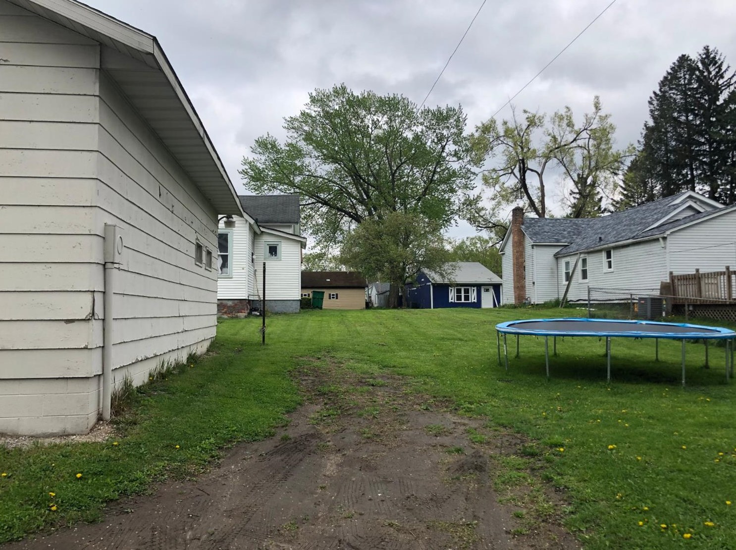 702 John St, La Porte IN  46350-5133 exterior