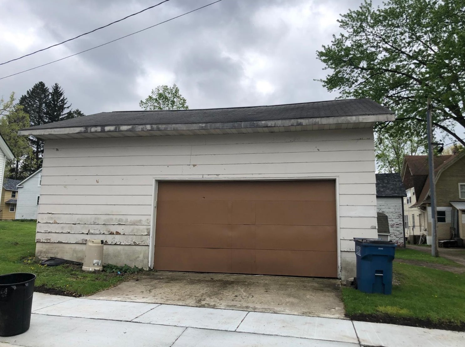 702 John St, La Porte, IN 46350