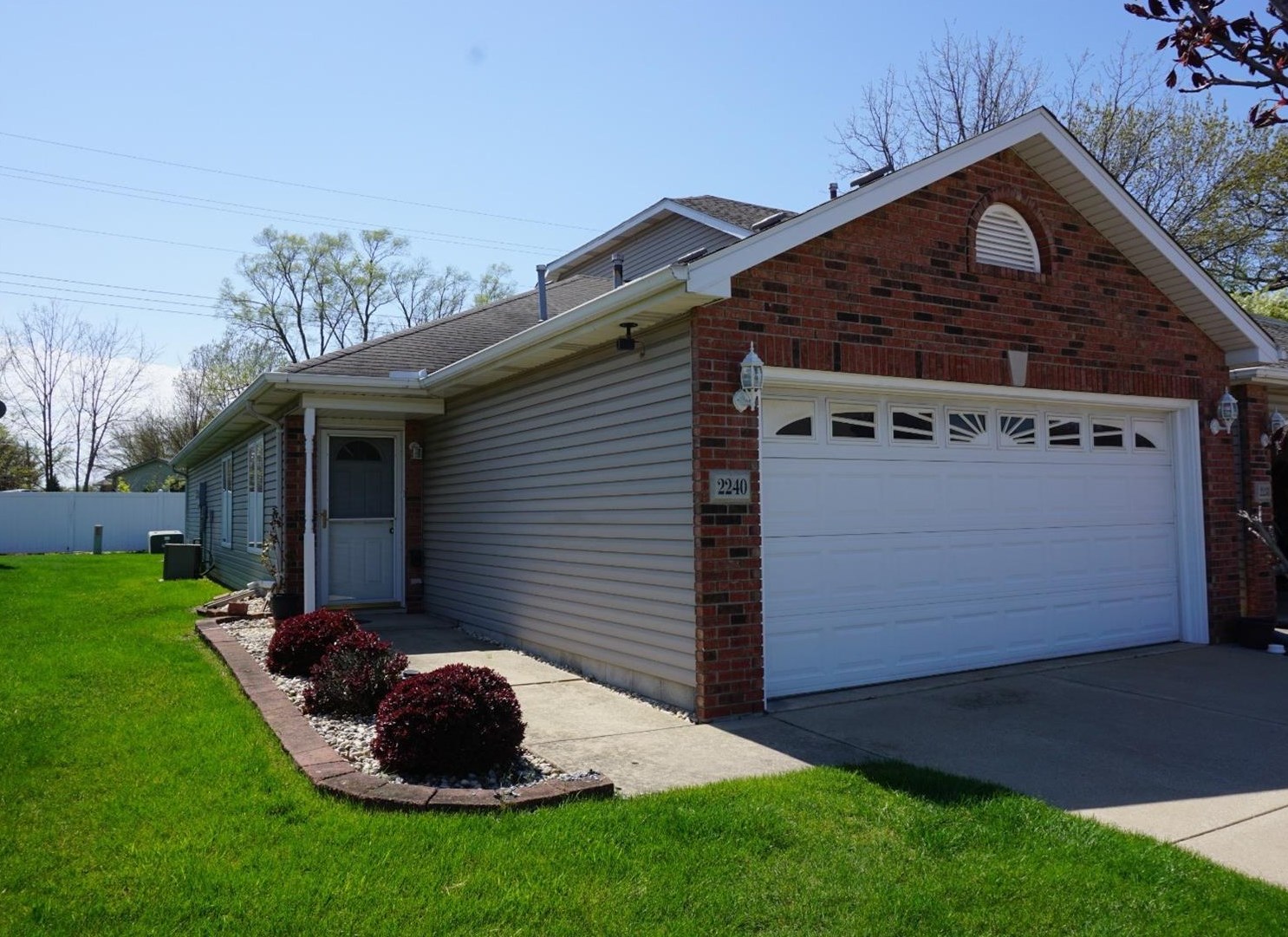 2240 Sandcastle Dr, Dyer, IN 46311