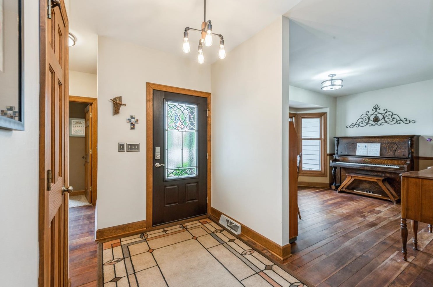 593 Foxwood Ct, Otis, IN 46391