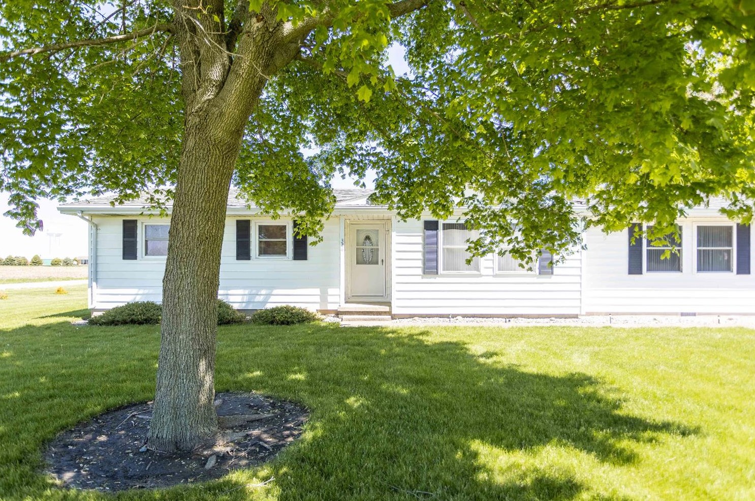 326 Allen St, Kentland, IN 47951-1321