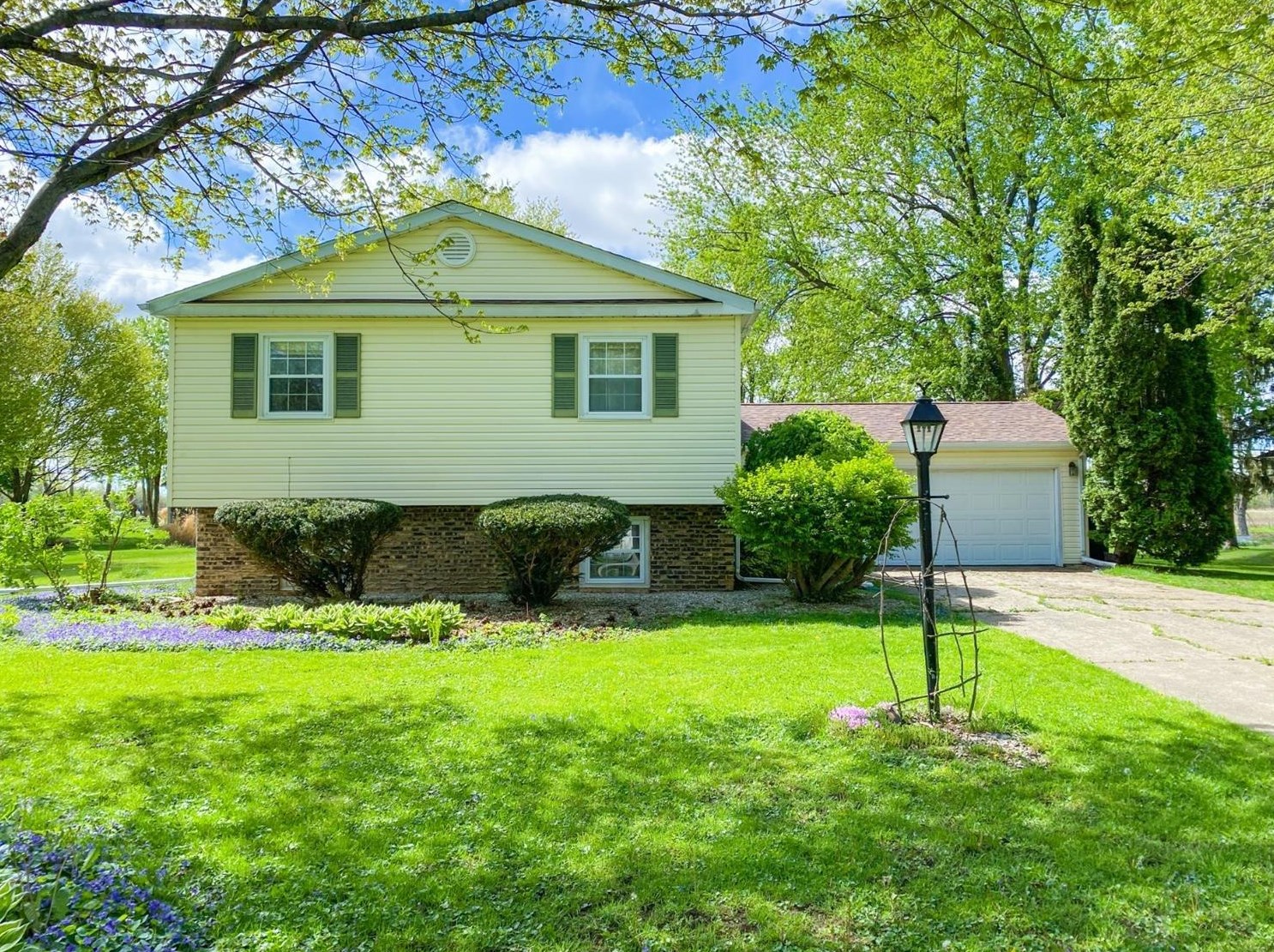 292 Curtis Dr, La Porte, IN 46350-8117