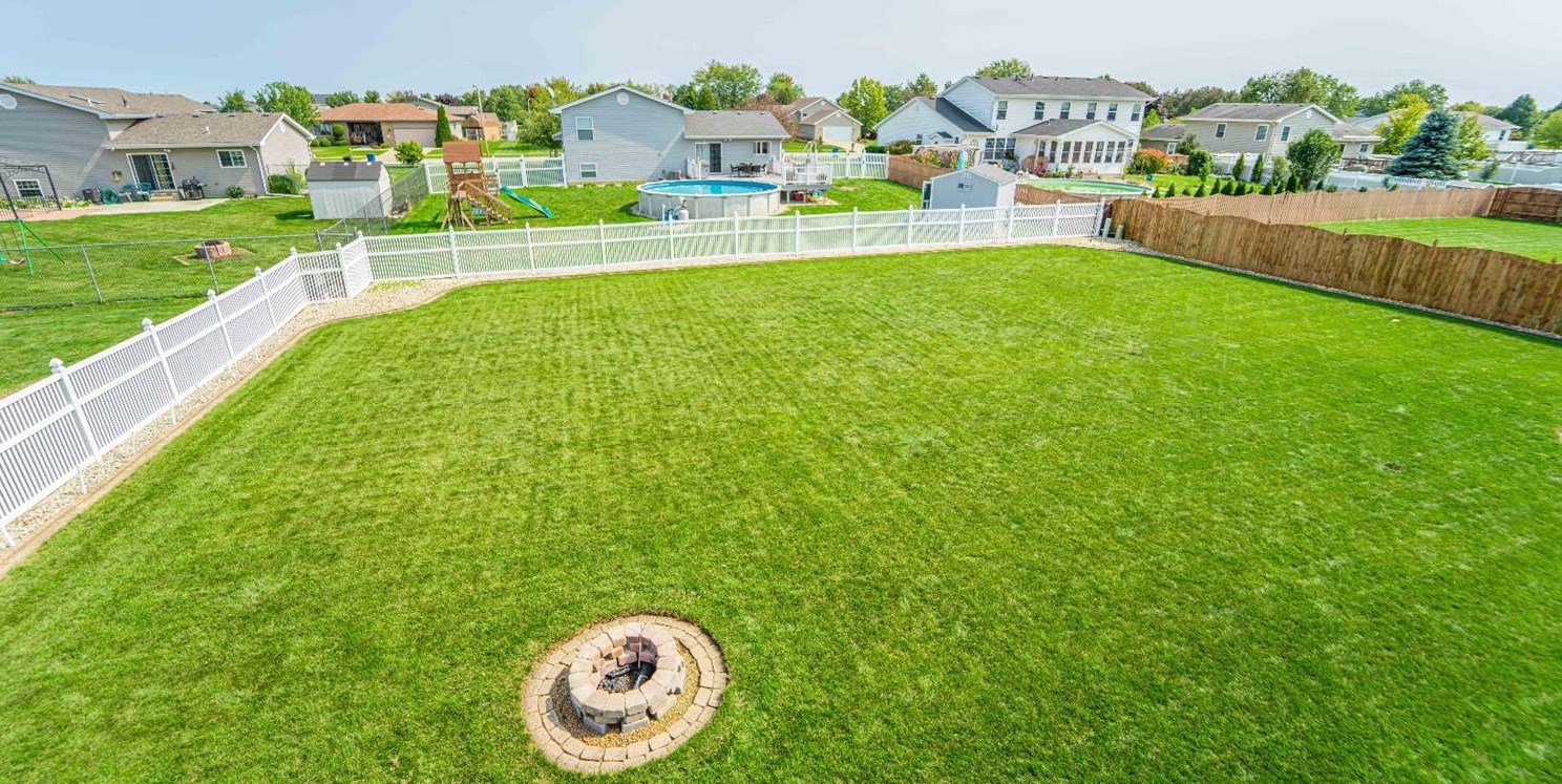 10623 Millard Dr, Dyer, IN 46373
