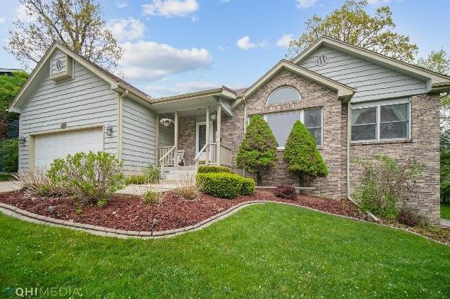 7661 Hamlin St, Crown Point, IN 46307