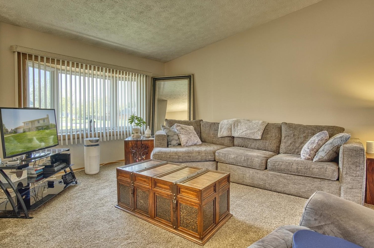8584 Fairbanks Ct, Crown Point, IN 46307