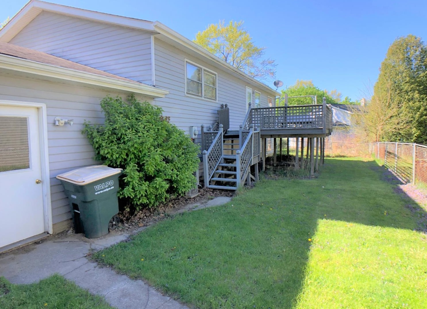 1408 Peachtree Dr, Valpo, IN 46383