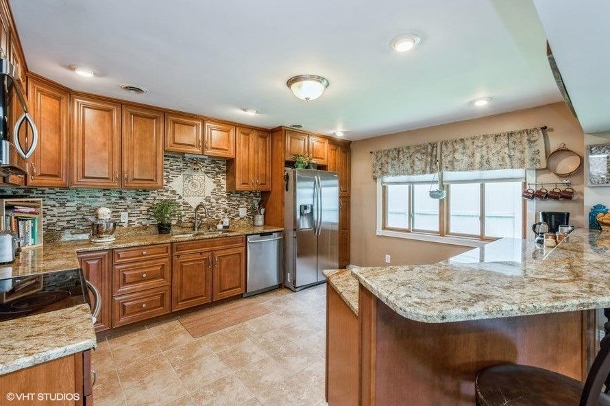 2312 Hillside Ct, La Porte, IN 46350-5253