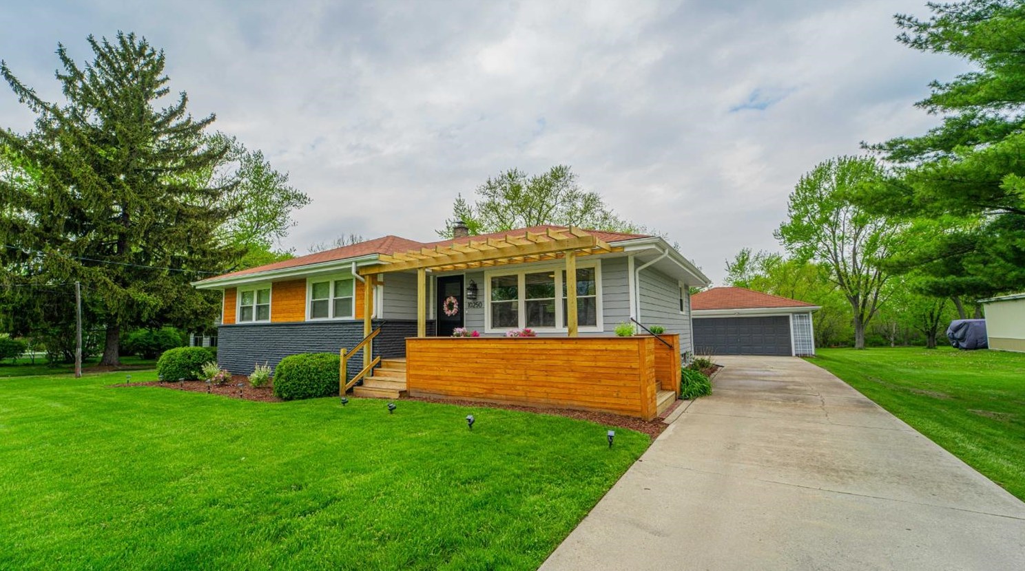 10250 Joliet St, Dyer, IN 46373