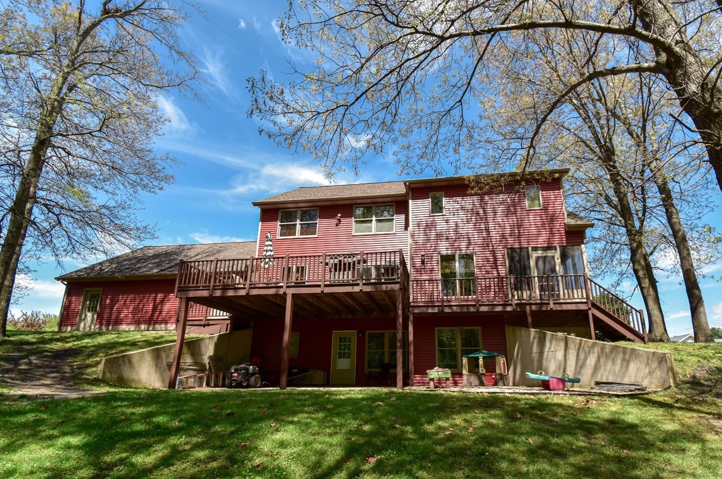 886 S 25 W, Denham, IN 46996