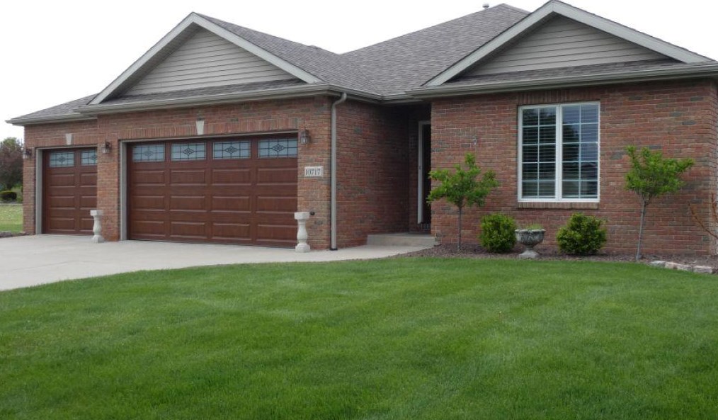 10717 Heather Dr, Crown Point, IN 46307