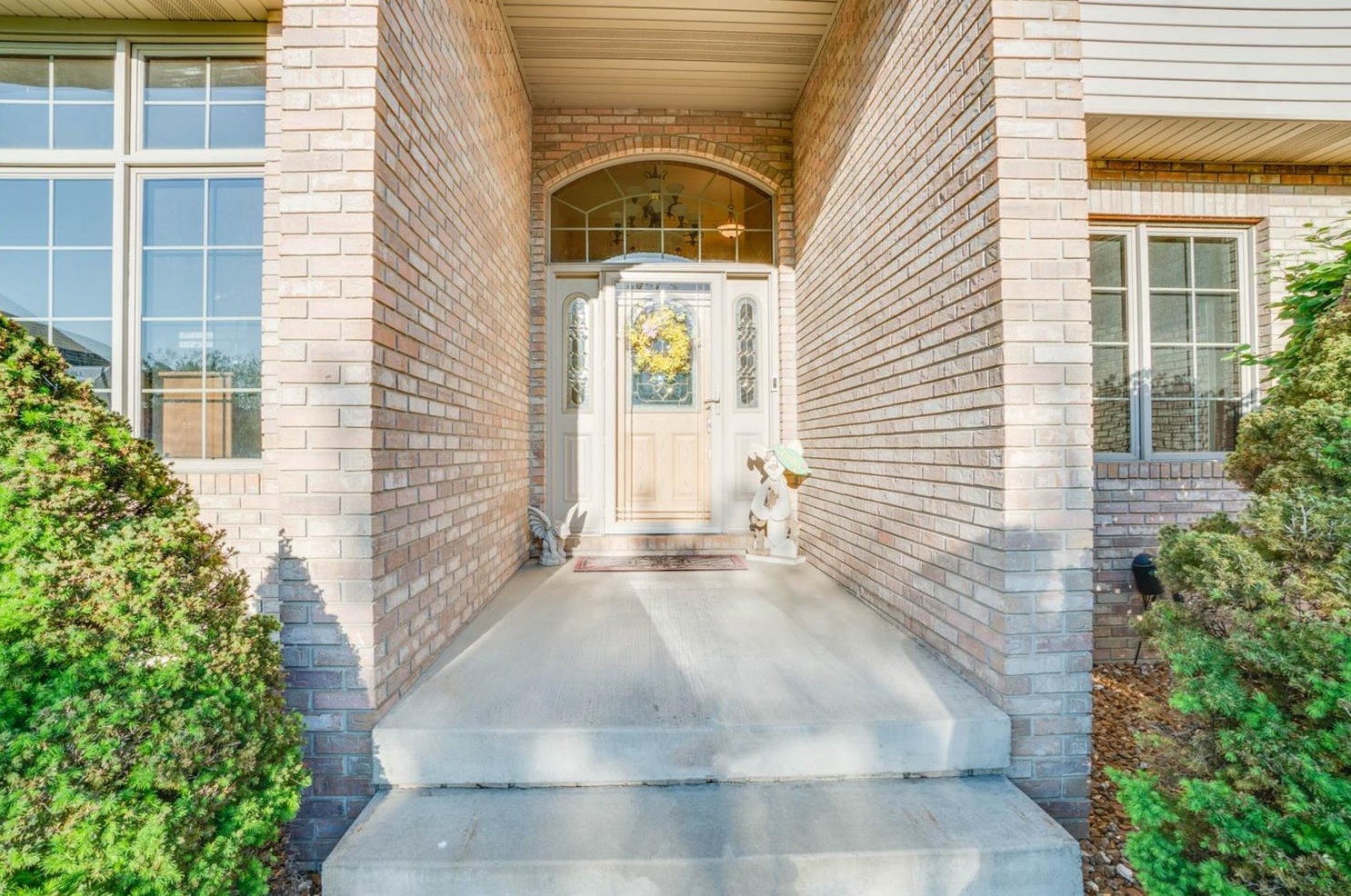 2633 Camelot Dr, Dyer, IN 46311