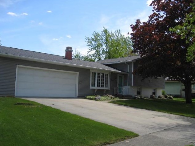 708 S East St, Crown Point, IN 46307