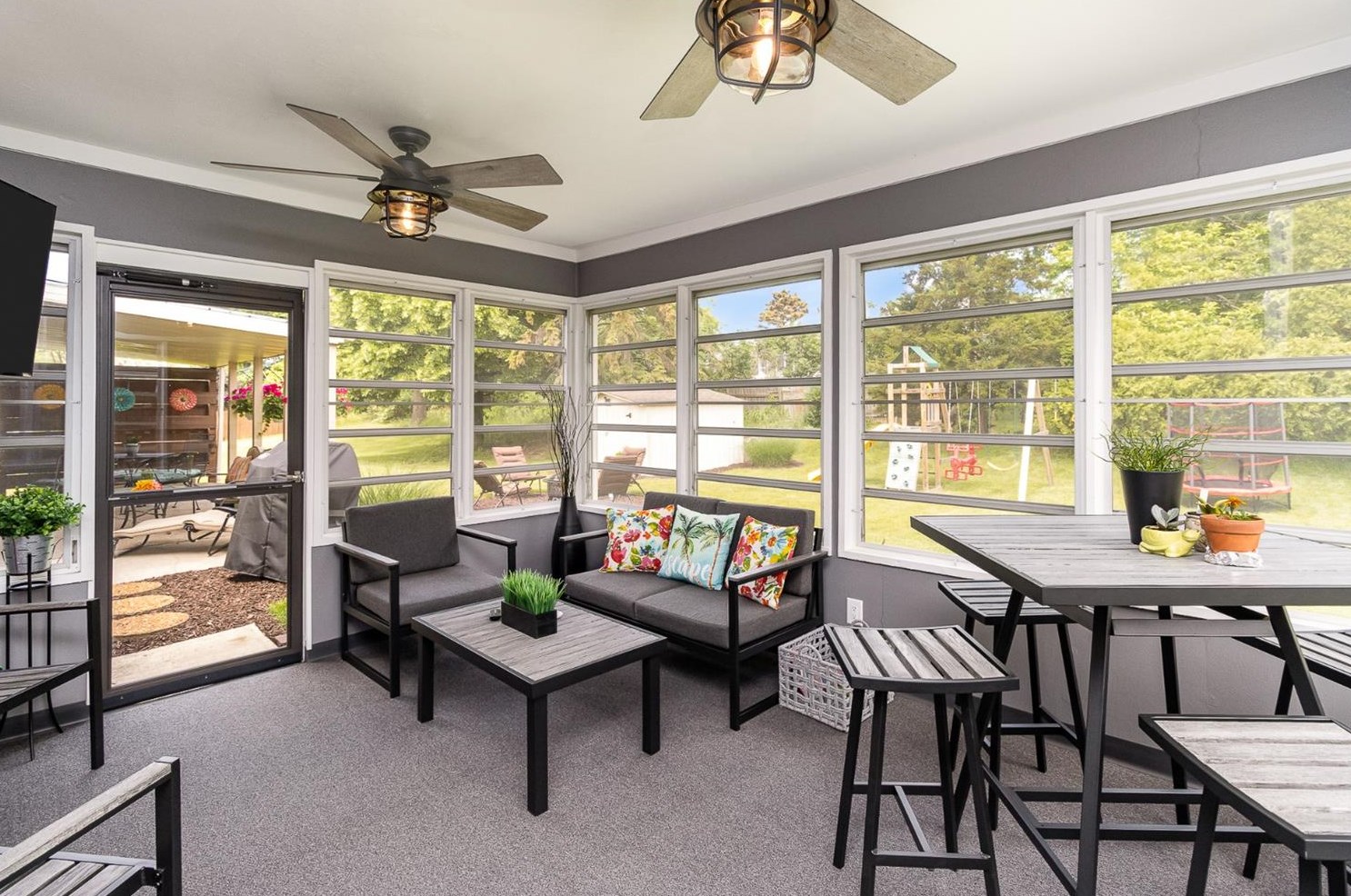 558 Lorraine Dr, Valpo, IN 46385