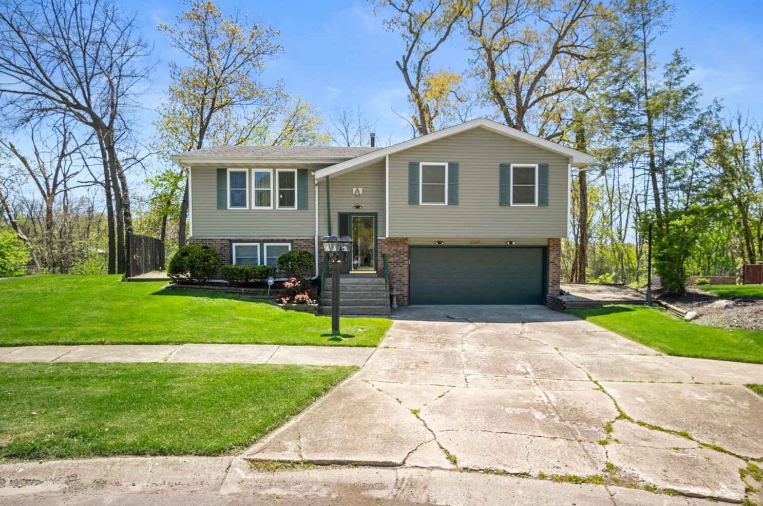 1533 Howard Ct, Hobart, IN 46342