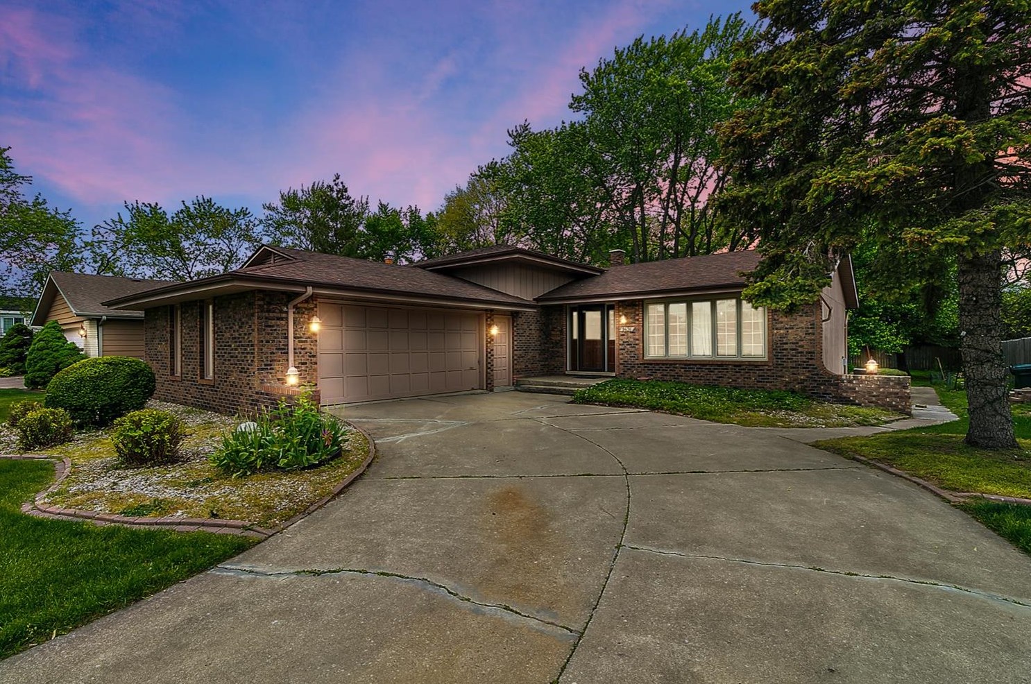 9436 Verbena Dr, Hammond, IN 46321