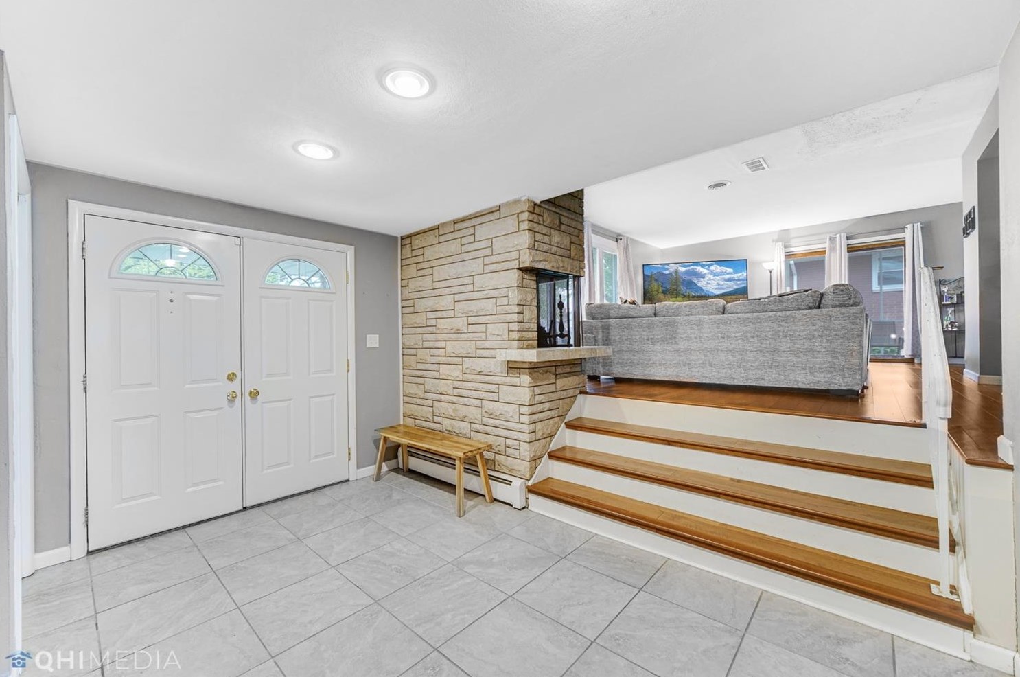310 79th Ave, Gary, IN 46410-5443