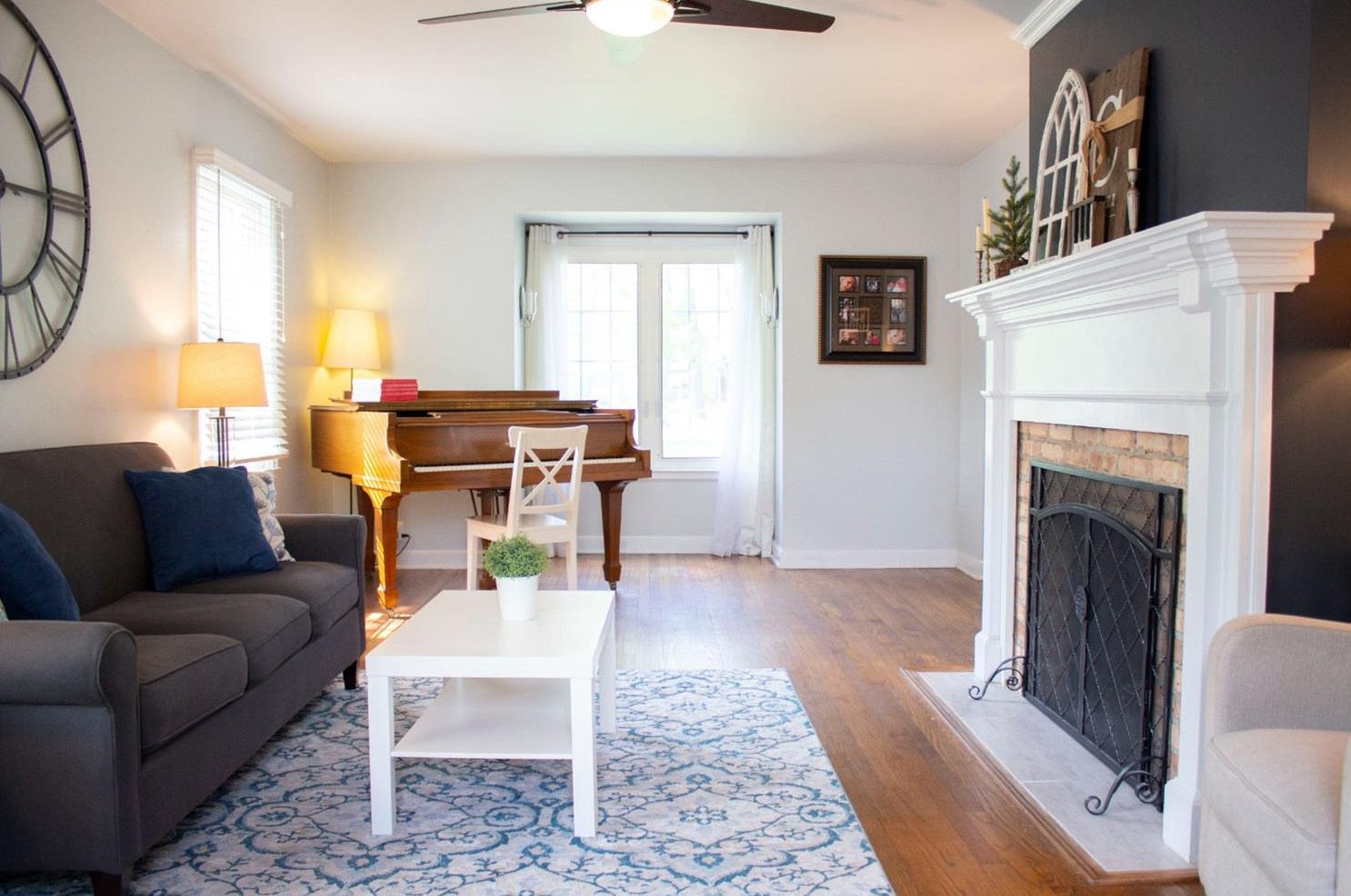 216 Ellendale Pkwy, Crown Point, IN 46307