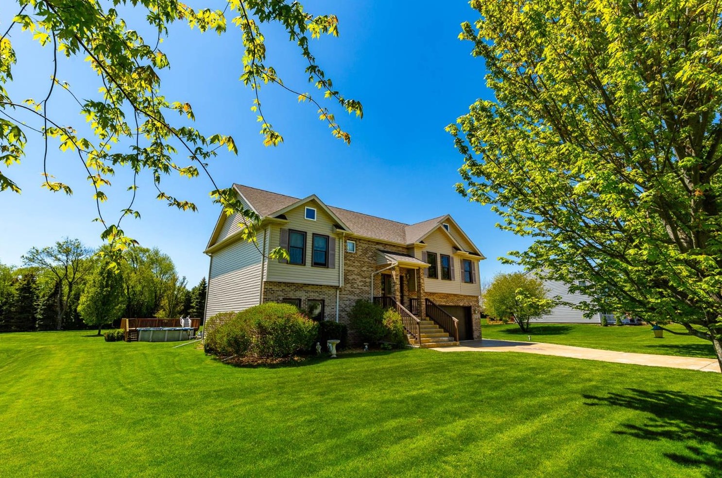 398 Ridge Run Dr, Valpo, IN 46383