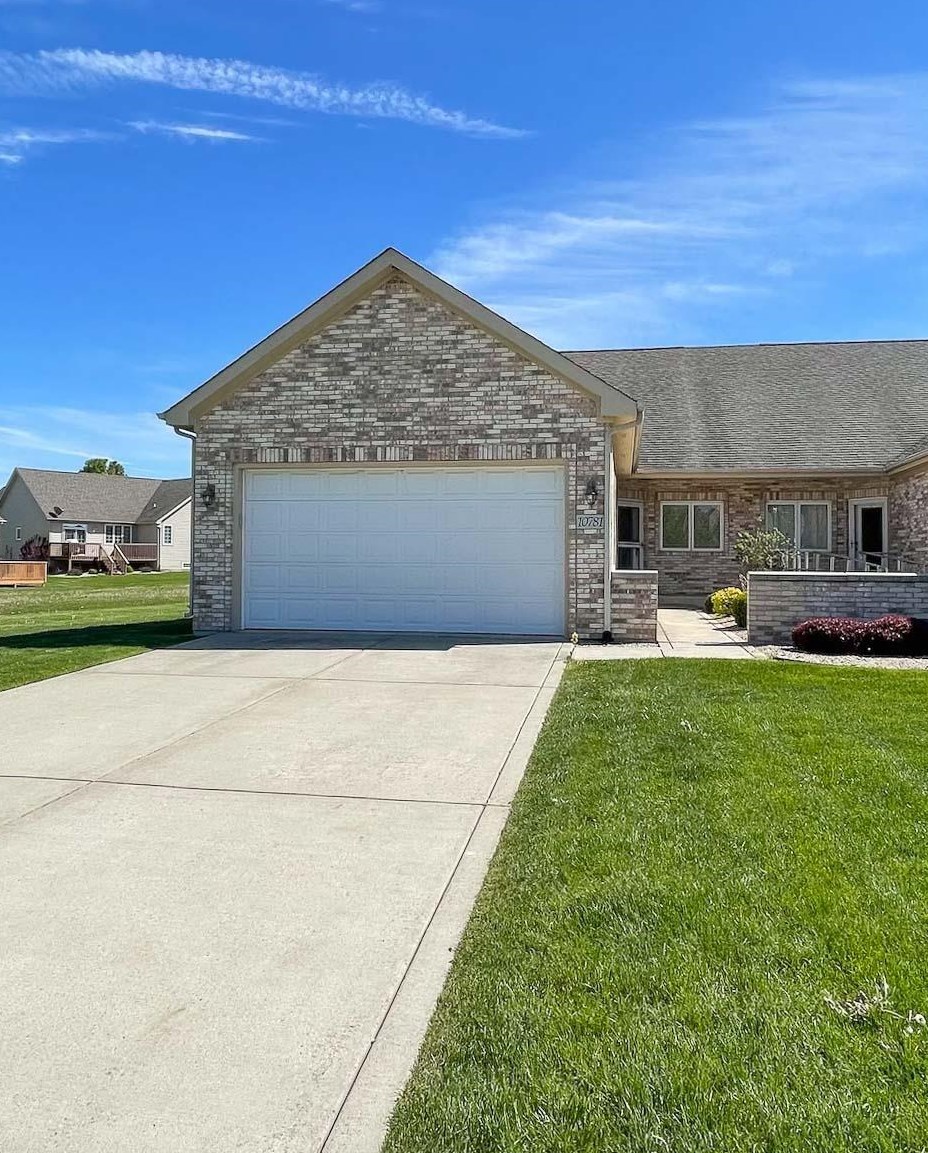 10781 Spyglass Ct, Crown Point, IN 46307
