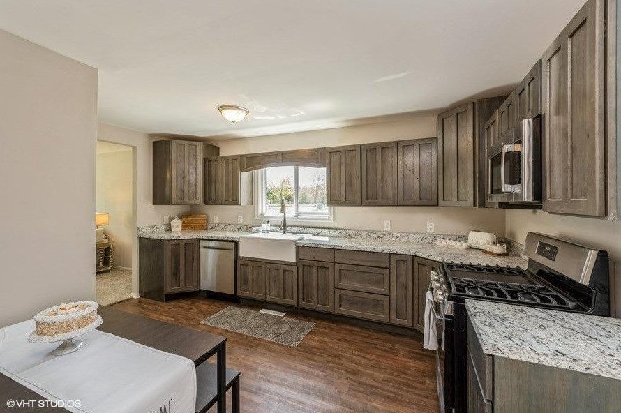 702 Imperial Rd, Valpo, IN 46385