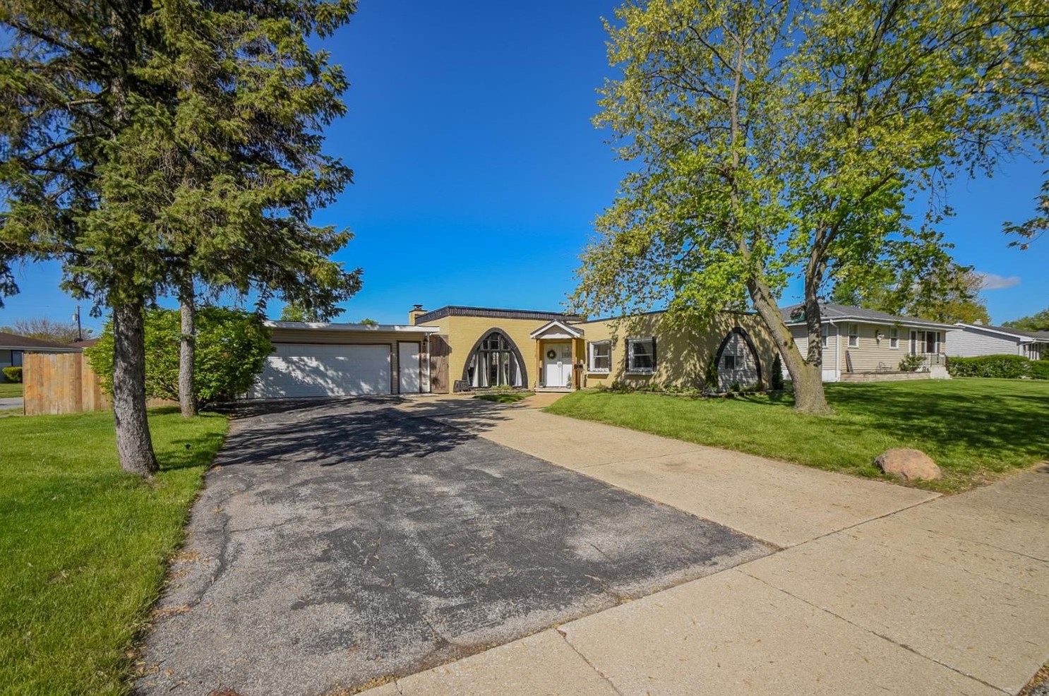 9444 Forrest Dr, Hammond, IN 46322