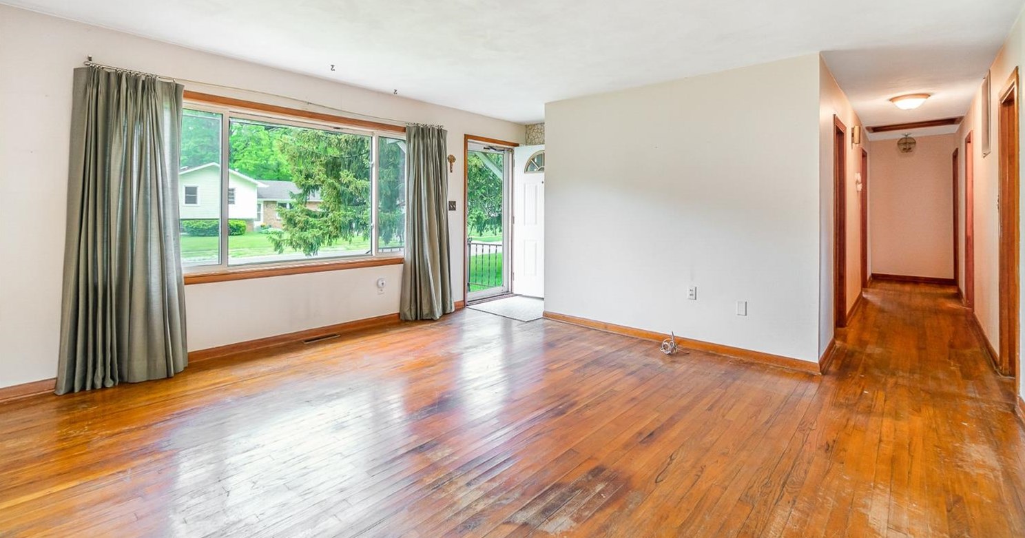 6118 Sunrise Ave, Portage, IN 46368-3623