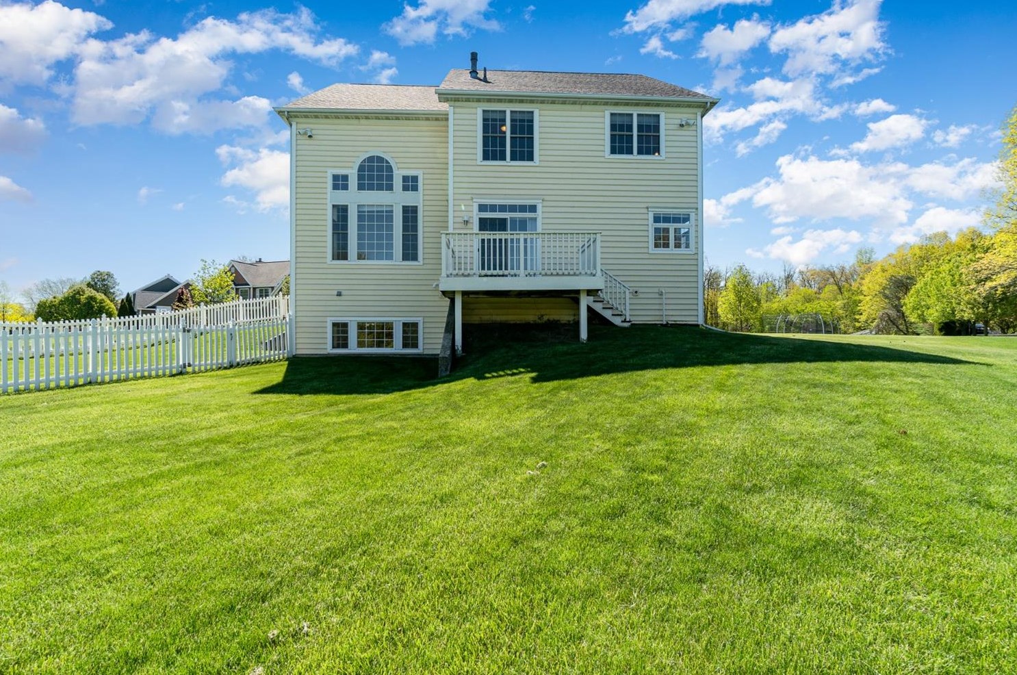 2907 Windsor Trail, Valpo, IN 46385