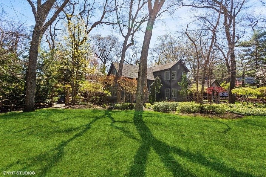 3 Powhatan Dr, Michigan City, IN 46360