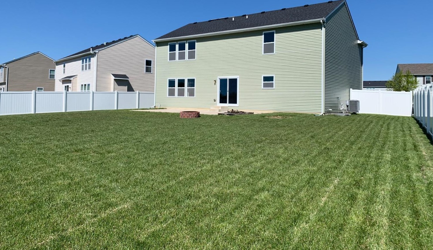 1689 W 132nd Pl, Crown Point, IN 46307
