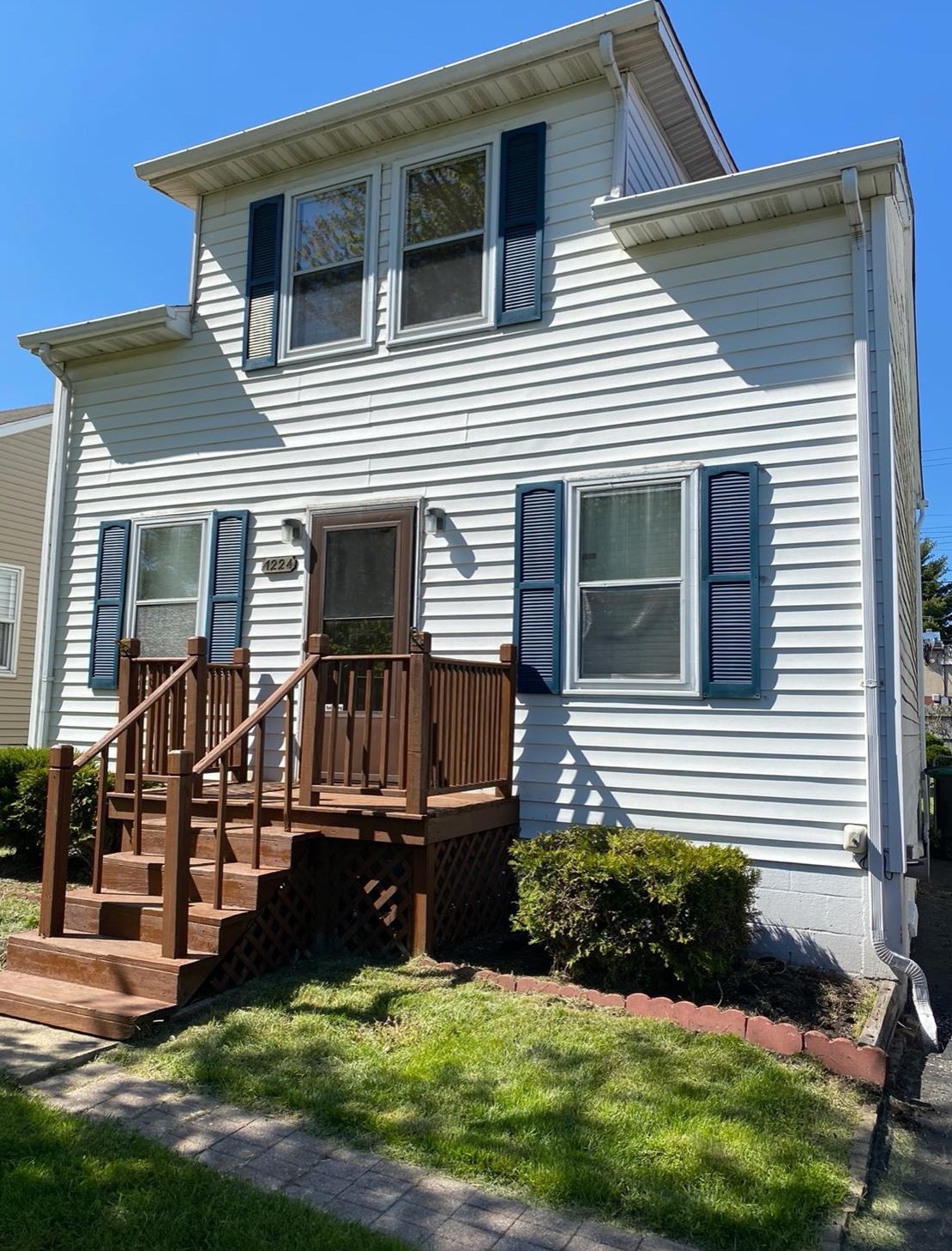 1224 W 37th Pl, Hobart, IN 46342