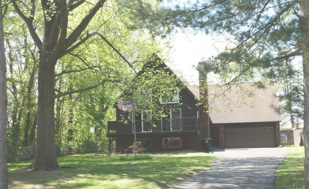 3590 Rush Pl, Hobart, IN 46342